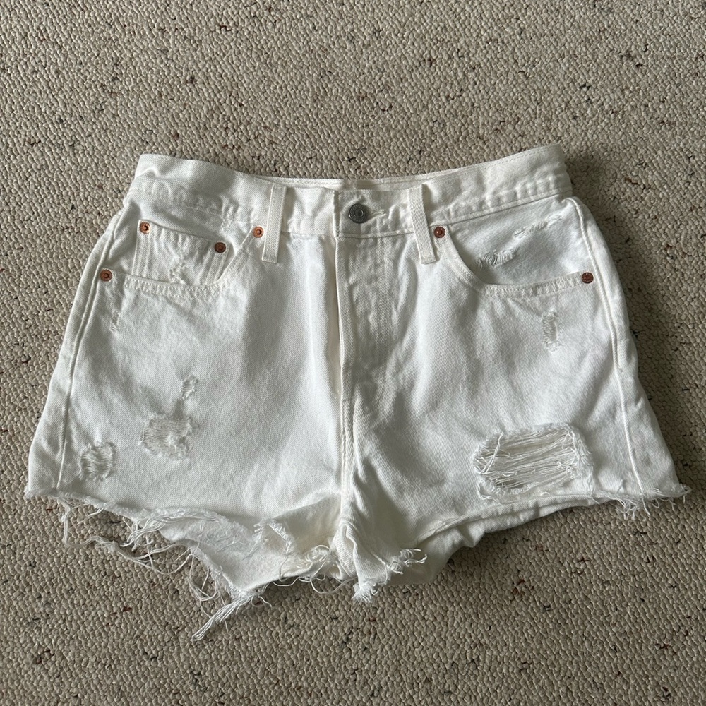 White Levi 501 distressed Jean shorts size 28